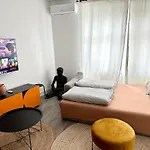 Central Sarajevo Apartment With Terrace & Free Parking شقة *