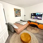 شقة Central Sarajevo Apartment With Terrace & Free Parking سراييفو