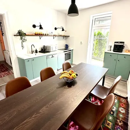 Stylish Apartment, Free Parking & Wifi Appartement
