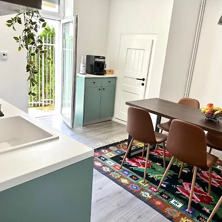 Central Sarajevo Apartment With Free Parking