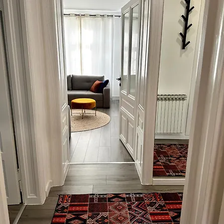Appartement Stylish Apartment, Free Parking & Wifi *