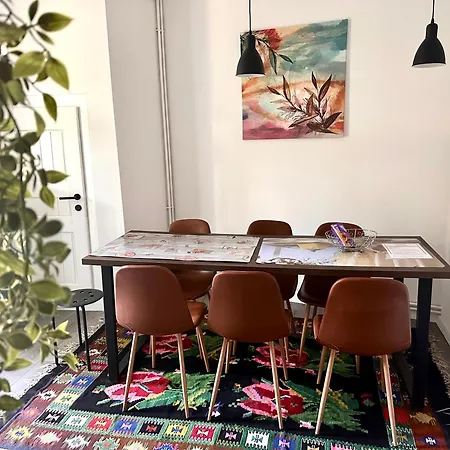 Stylish Apartment, Free Parking & Wifi * Sarajevo
